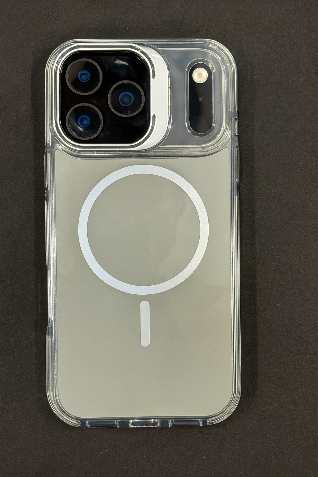 17PRO Case with camera stand